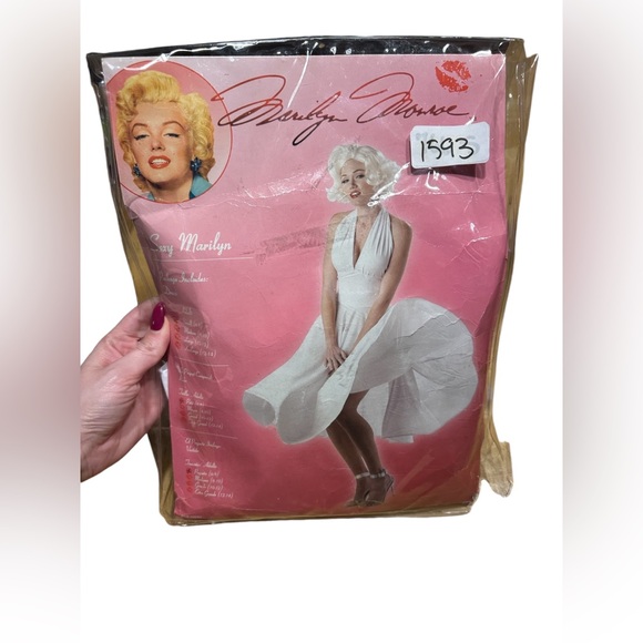 SEXY MARILYN MONROE NIB ADULT W SMALL US 6-8 HALLOWEEN COSTUME - Picture 2 of 5